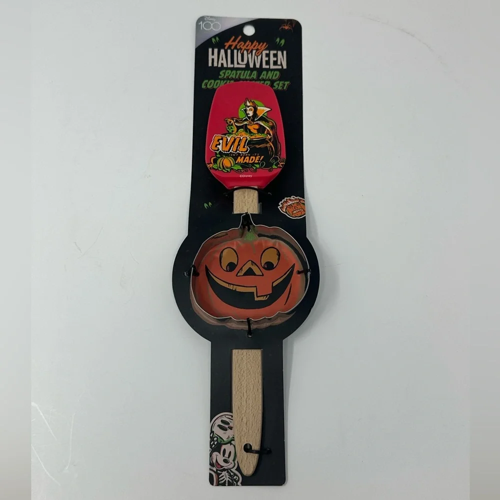 NEW Disney 100 Halloween Kitchen Evil Queen Grimhilde Spatula Cookie Cutter Set